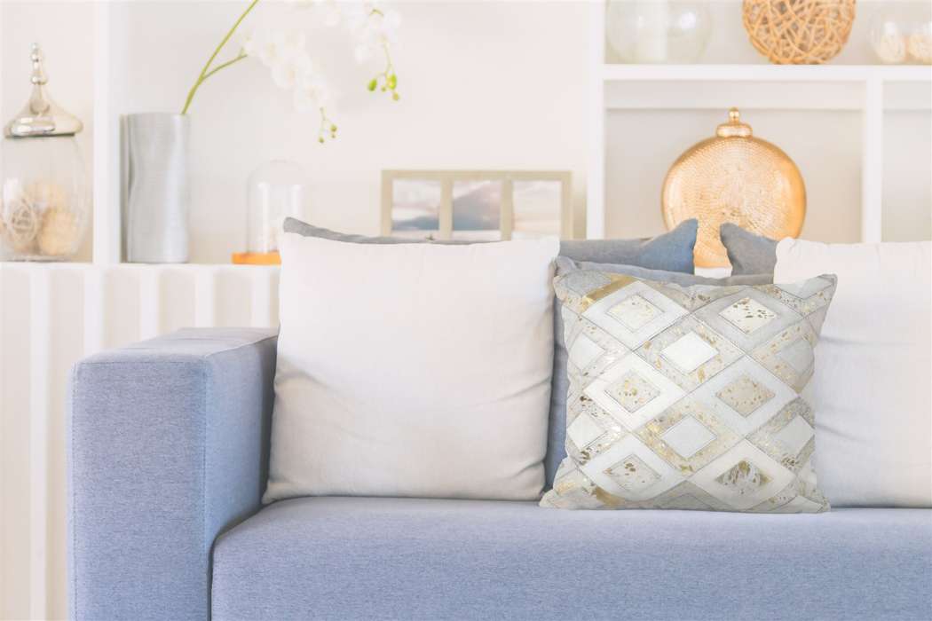 Spark Pillow 110 ivory / gold 45cm x 45cm - Afbeelding 2