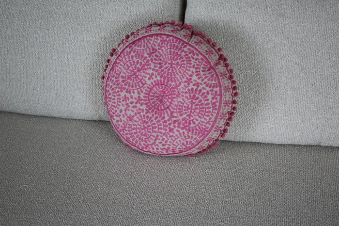 Kussen Lagarto rond roze