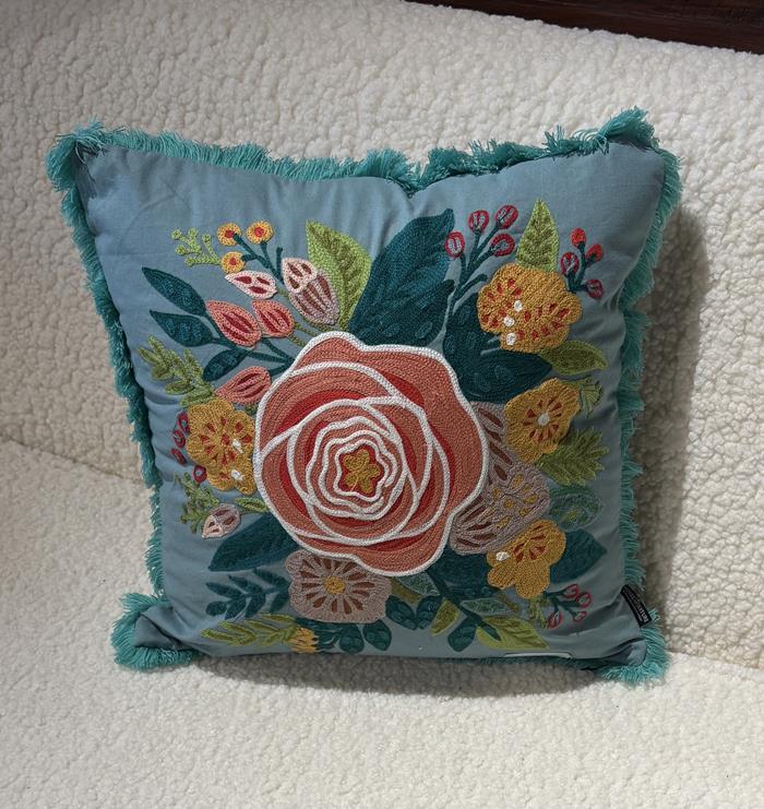 Kussen geborduurd 45x45 grote bloem - Afbeelding 2